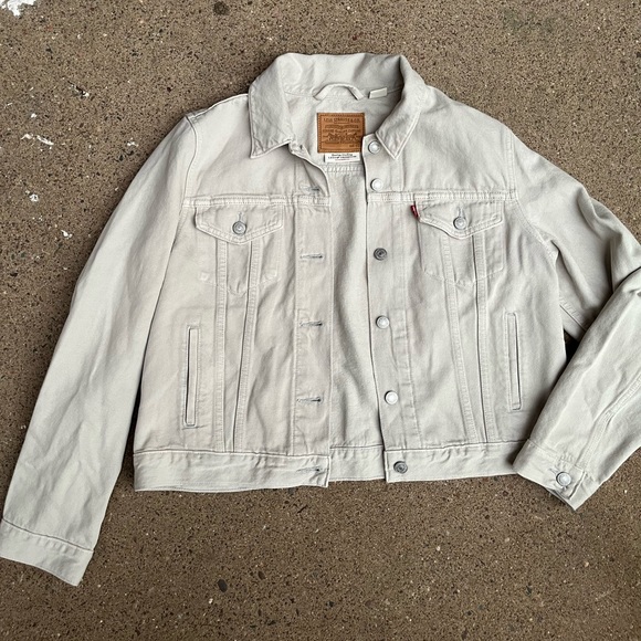 Levi's Jackets & Blazers - Levi’s trucker oversized jean jacket coat